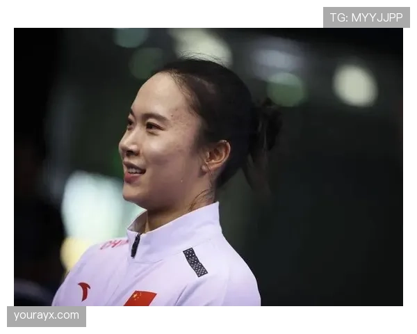 朱雪莹训练场上各种严肃，私下居然是个买买买狂魔？这反差太带劲了吧！