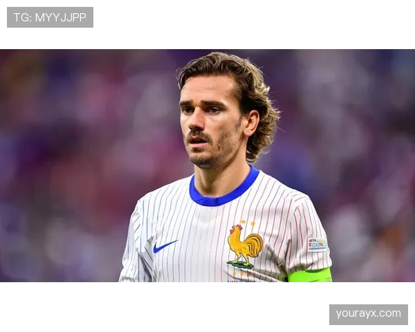 格列兹曼与本泽马在法国队进攻体系中的角色差异及关键战役表现对比